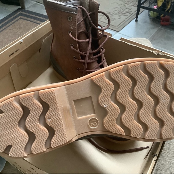 Mens boots - Picture 3 of 3